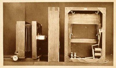 Kamera und Rückseite des Elektroschutters, verwendet von Eadweard Muybridge für seine 